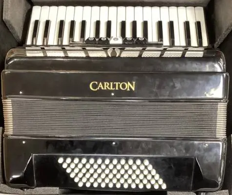 Carlton - HC3472 Accordion 2